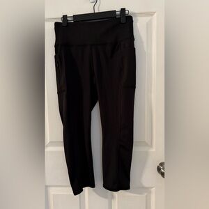 Daisy Fuentes black cropped leggings ladies size medium pockets on the side
